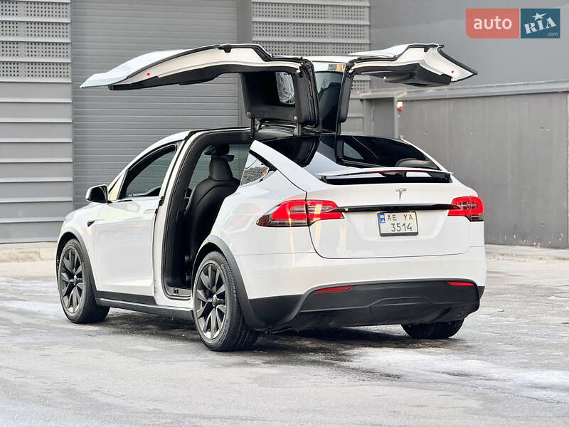 Tesla Model x (2022)