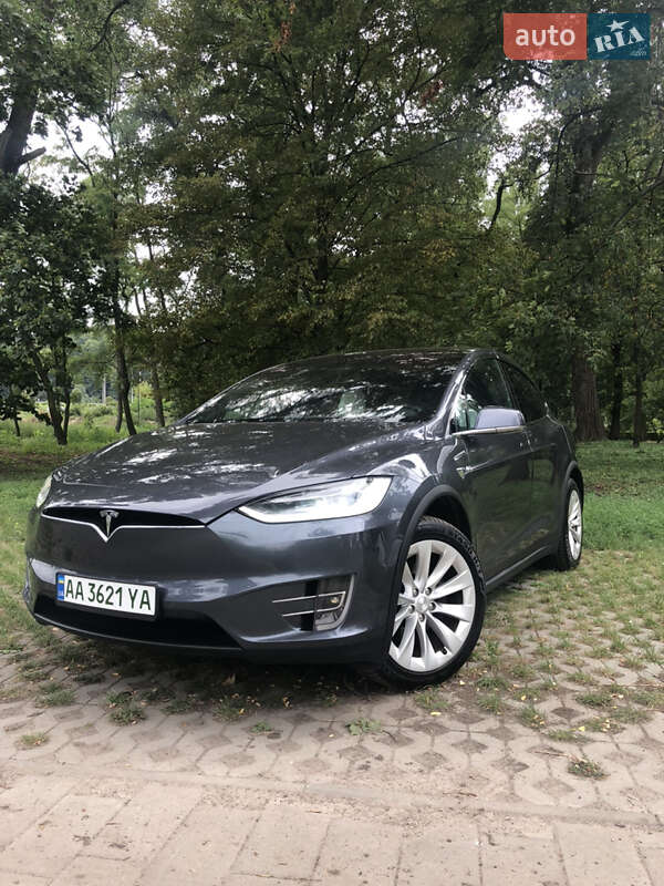Tesla Model x (2018)