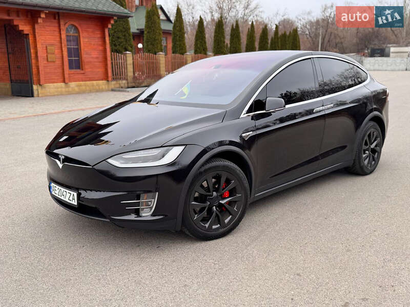 Tesla Model x (2016)