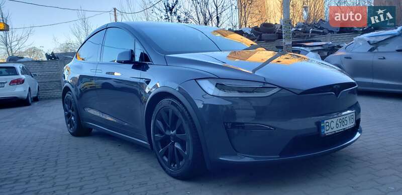 Tesla Model x (2022)