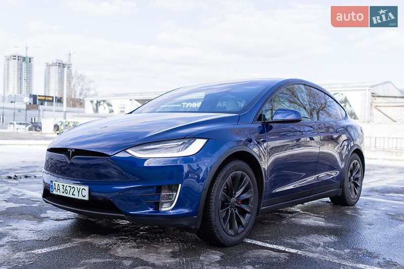 Tesla Model x (2019)
