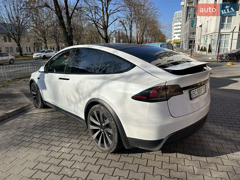 Tesla Model x (2023)