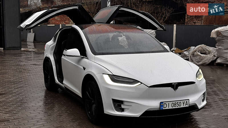 Tesla Model x (2016)