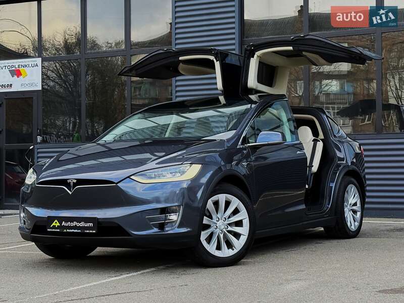 Tesla Model x (2018)