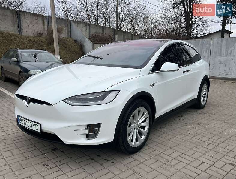 Tesla Model x (2019)