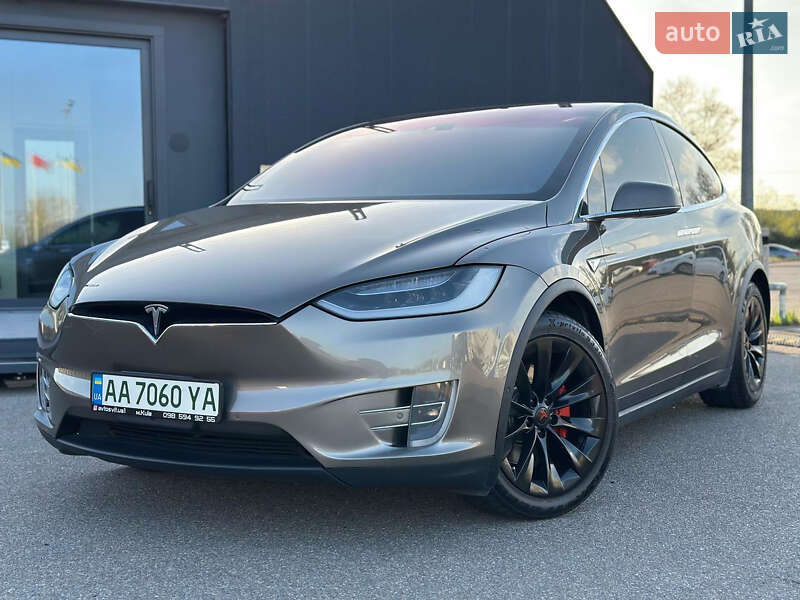 Tesla Model x (2016)
