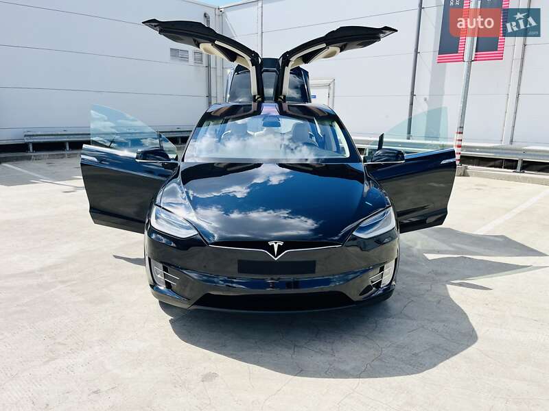 Tesla Model x (2018)