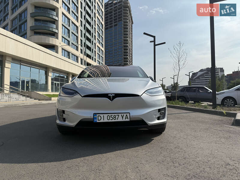 Tesla Model x (2018)