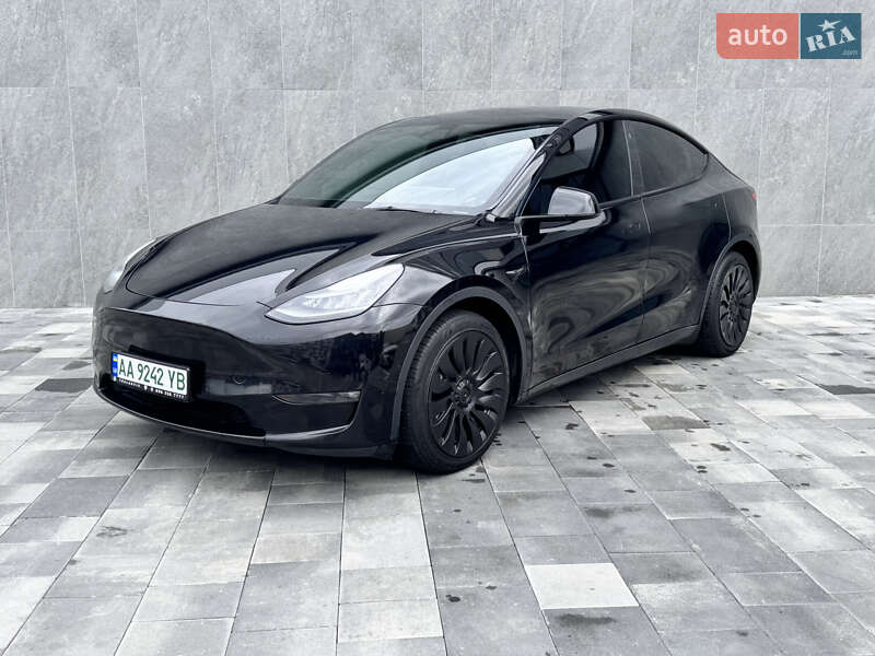 Tesla Model y (2021)