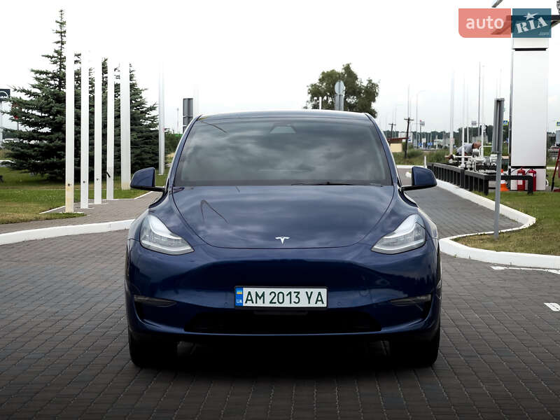 Tesla Model y (2022)