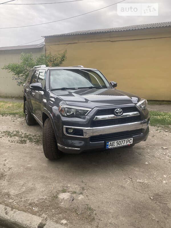 Toyota 4 runner (2014)