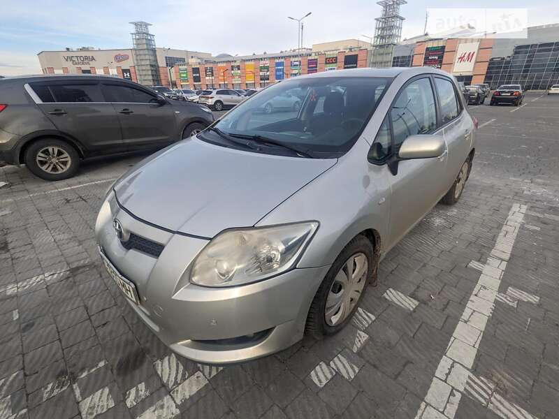 Toyota Auris (2007)