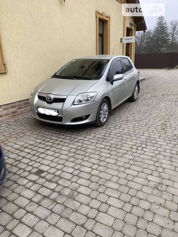 Toyota Auris (2008)