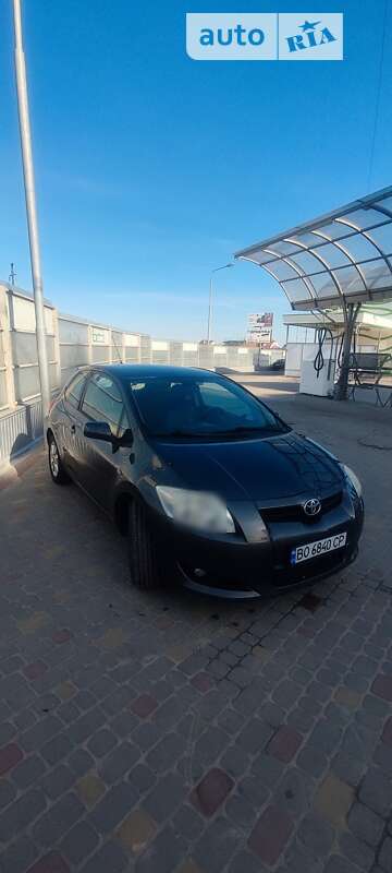 Toyota Auris (2007)