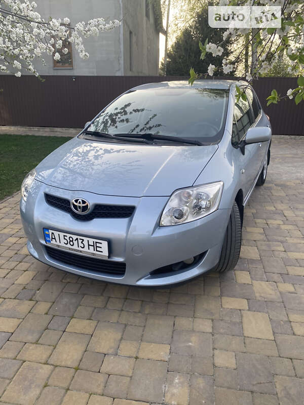 Toyota Auris (2009)