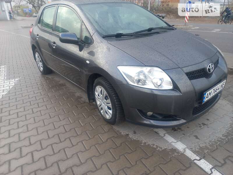 Toyota Auris (2008)