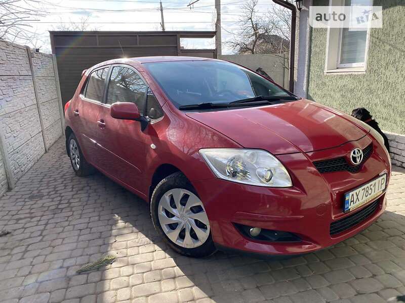 Toyota Auris (2008)