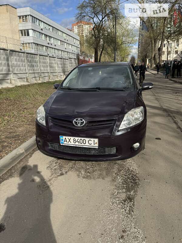 Toyota Auris (2011)