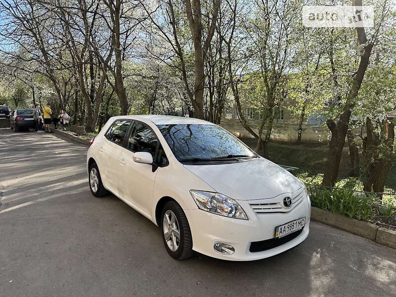 Toyota Auris (2012)