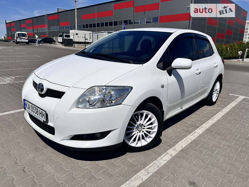 Toyota Auris (2008)