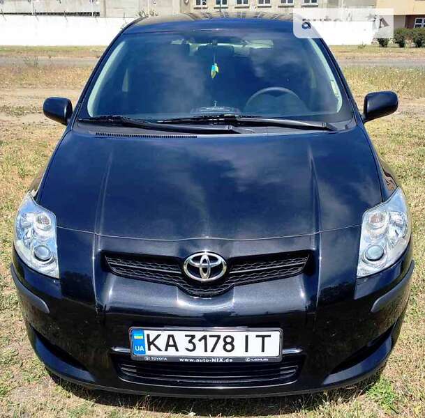 Toyota Auris (2009)