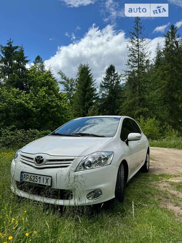 Toyota Auris (2011)