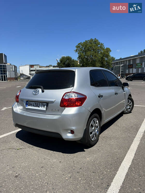 Toyota Auris (2012)