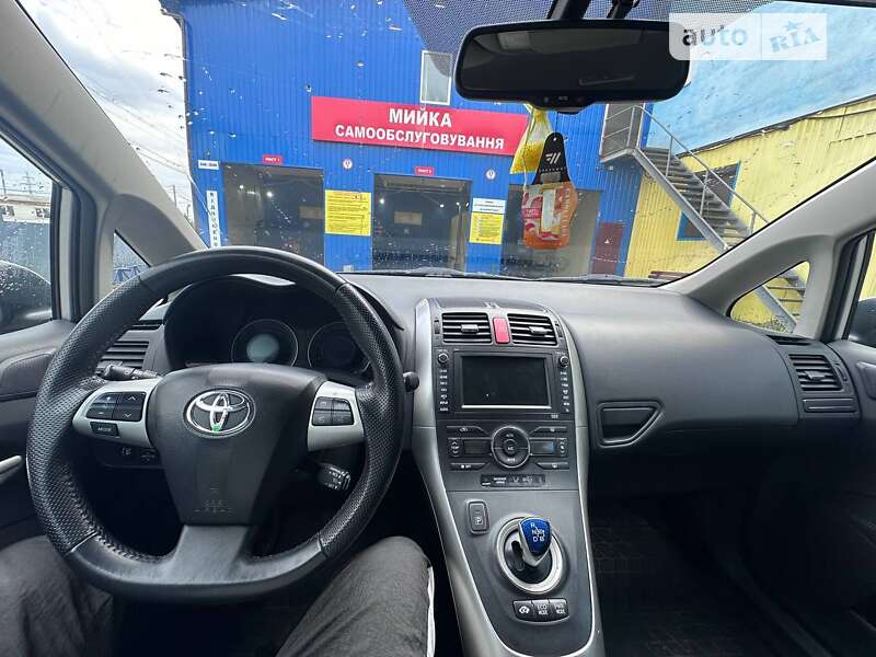 Toyota Auris (2011)
