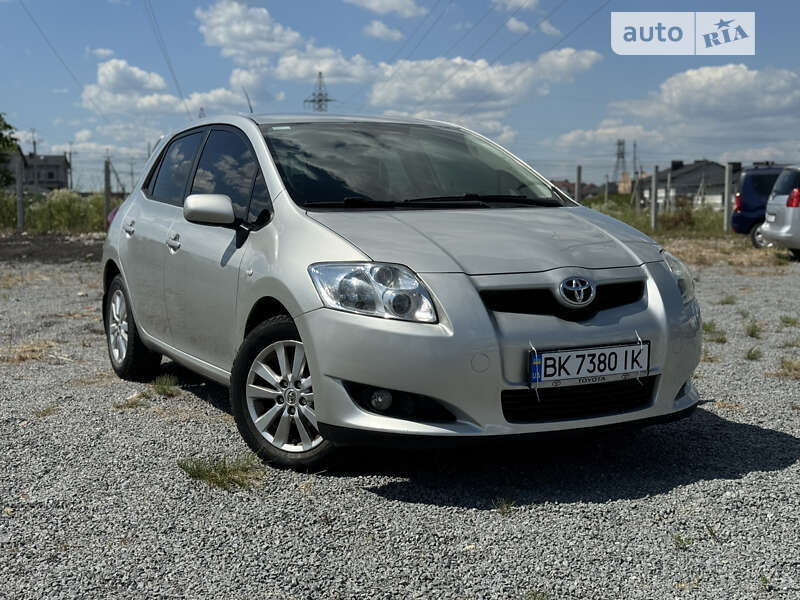Toyota Auris (2008)