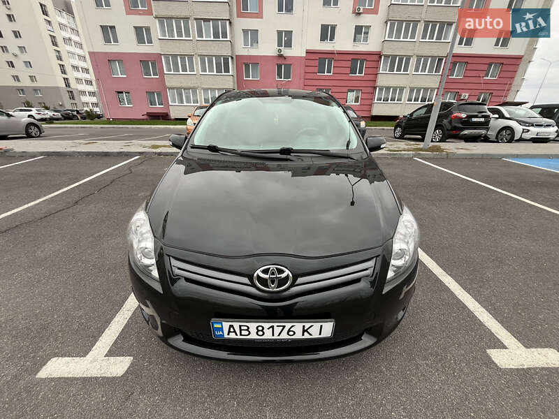 Toyota Auris (2010)