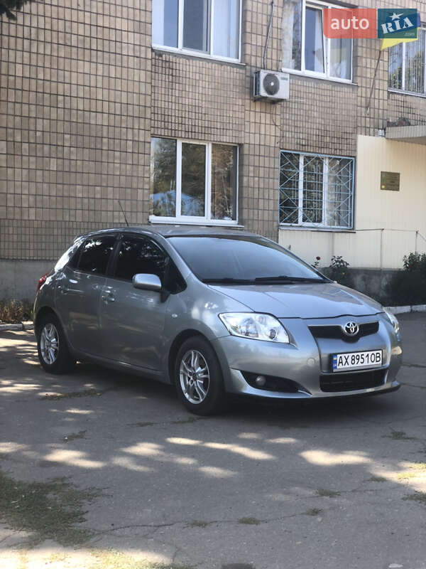 Toyota Auris (2008)