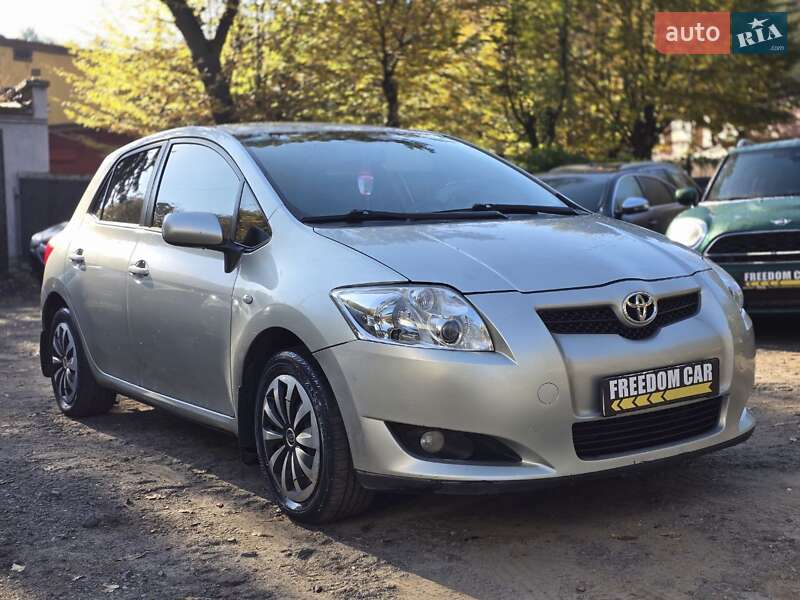 Toyota Auris (2007)
