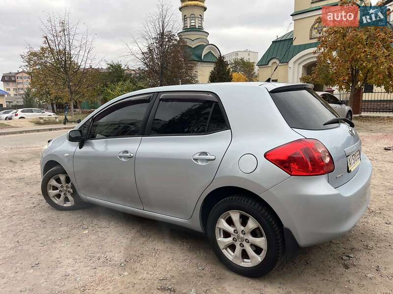 Toyota Auris (2008)