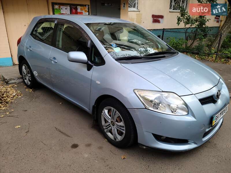 Toyota Auris (2007)