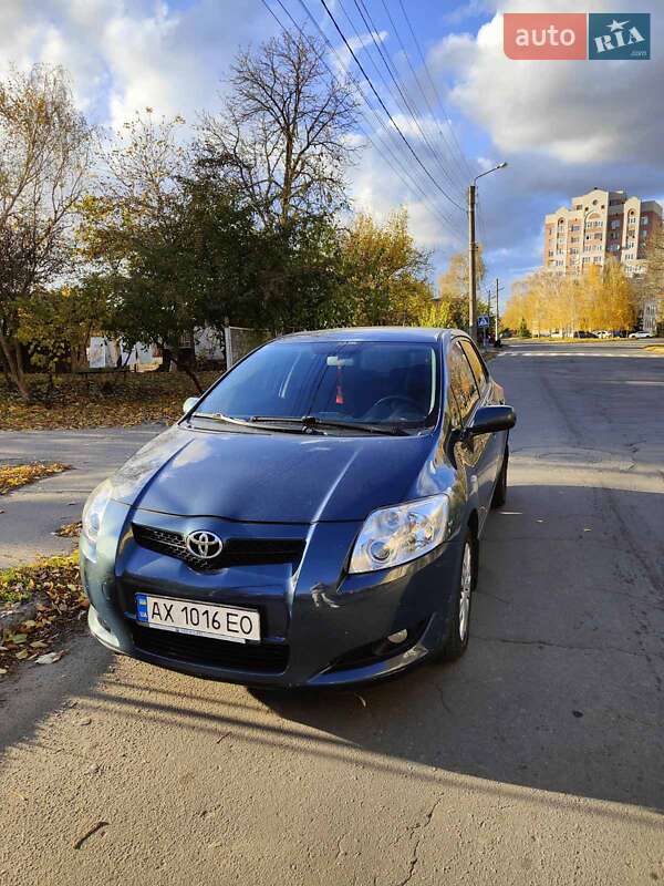 Toyota Auris (2008)