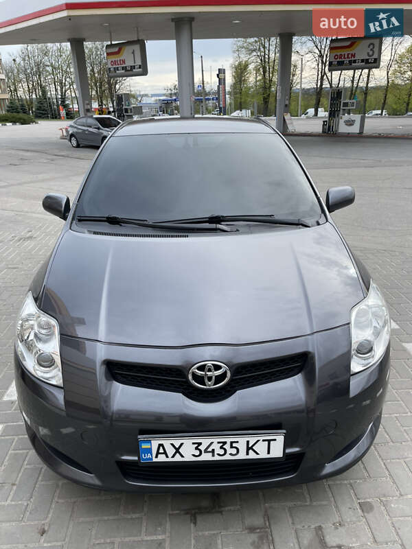 Toyota Auris (2008)