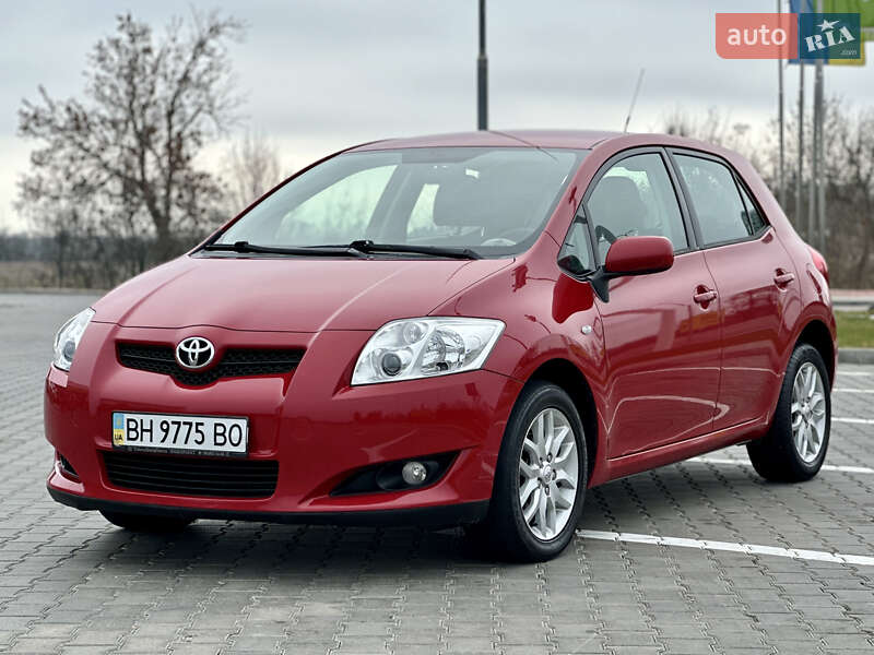 Toyota Auris (2008)