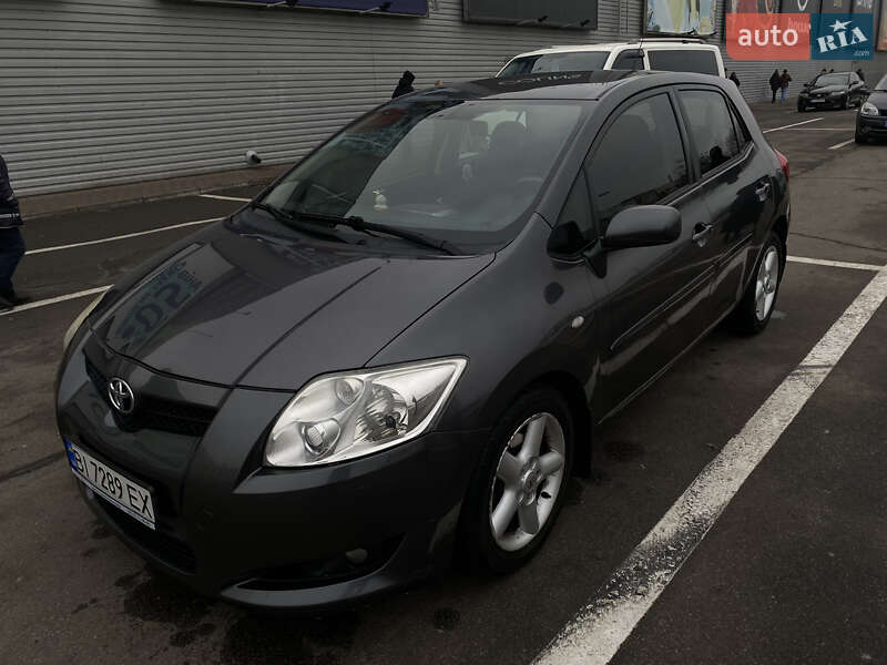 Toyota Auris (2008)