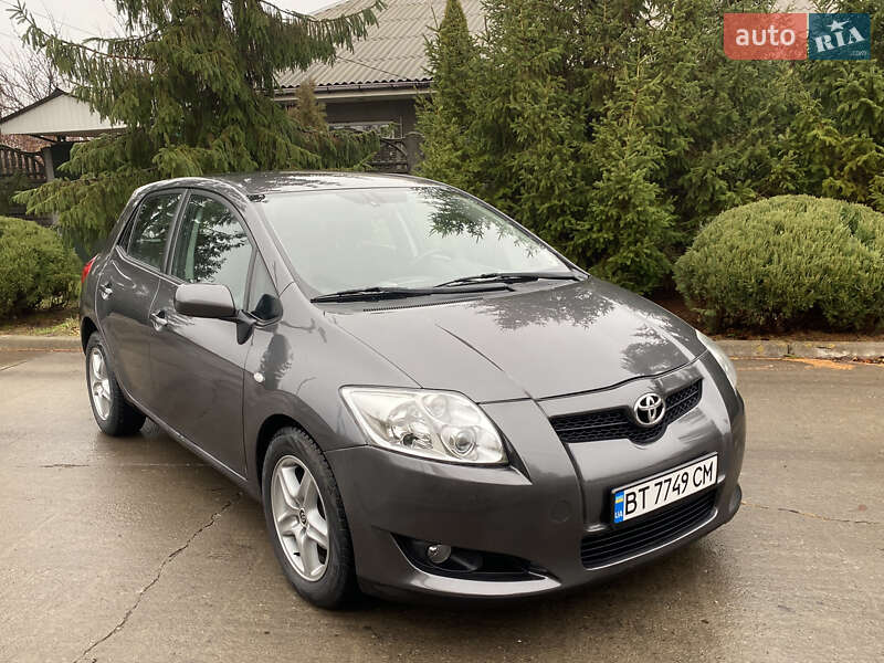 Toyota Auris (2007)