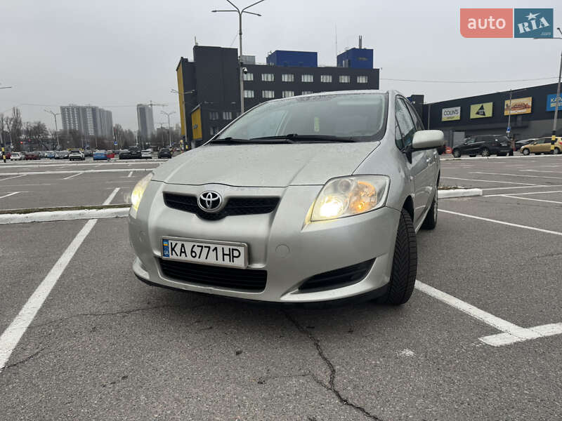 Toyota Auris (2008)