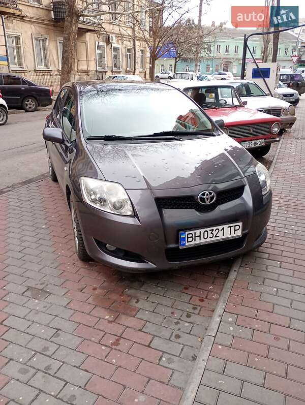 Toyota Auris (2007)