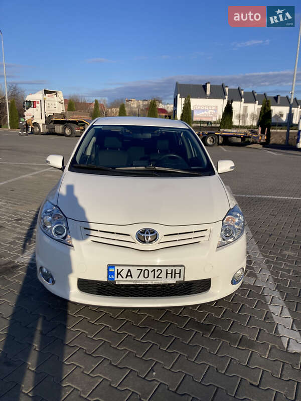 Toyota Auris (2012)