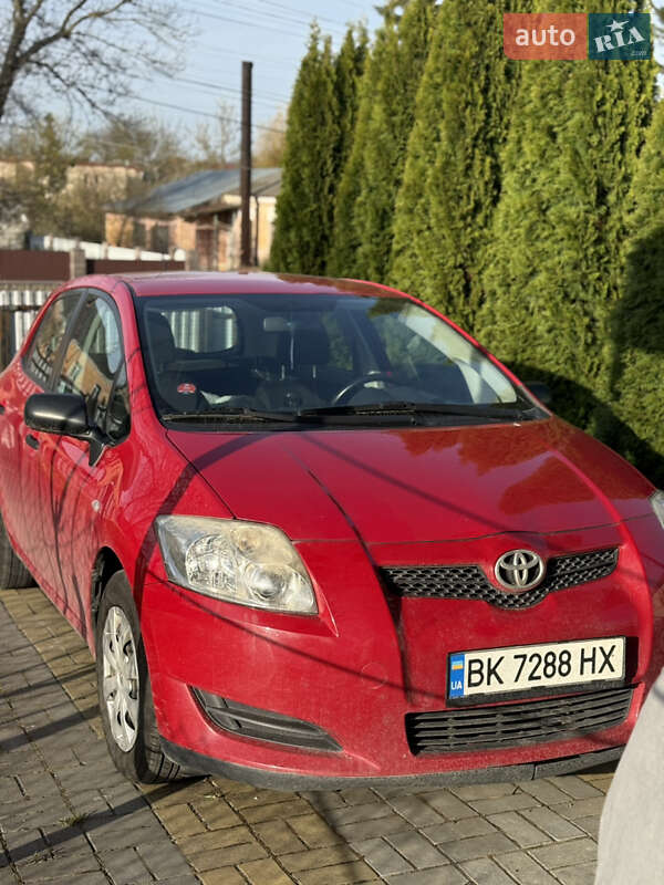 Toyota Auris (2009)