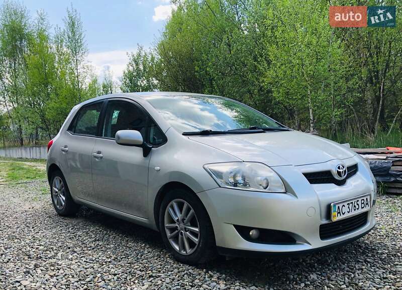Toyota Auris (2010)