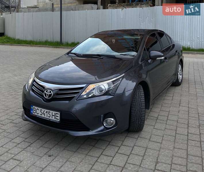 Toyota Avensis (2012)