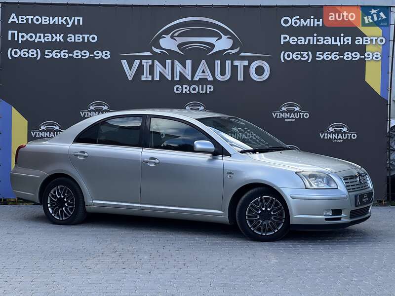 Toyota Avensis (2003)