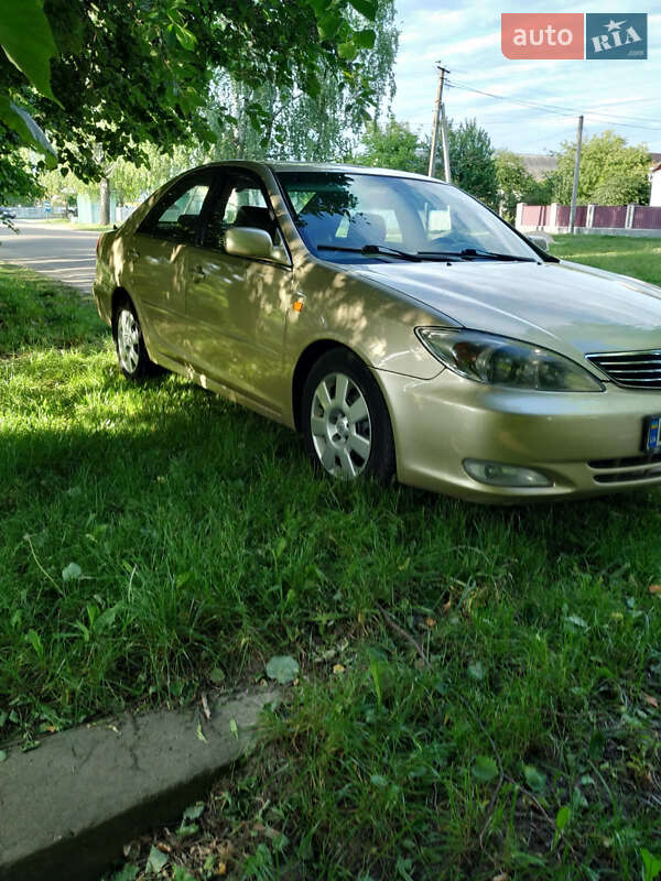 Toyota Camry (2002)