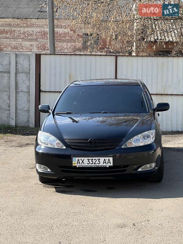 Toyota Camry (2004)