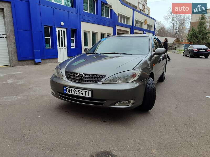 Toyota Camry (2002)