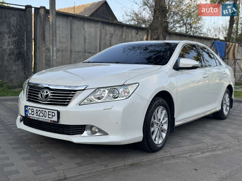 Toyota Camry (2013)